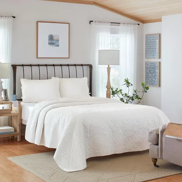 Laura Ashley Felicity Collection Quilt Set-100% Cotton, Reversible, All Season Bedding with Matching Sham, Pre-Washed for Added Softness, Queen, White