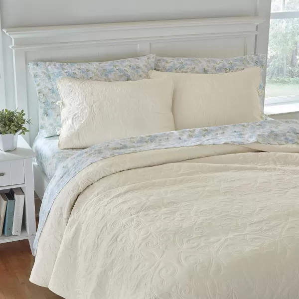 Laura Ashley Felicity Collection Quilt Set-100% Cotton, Reversible, All Season Bedding with Matching Sham, Pre-Washed for Added Softness, Queen, White