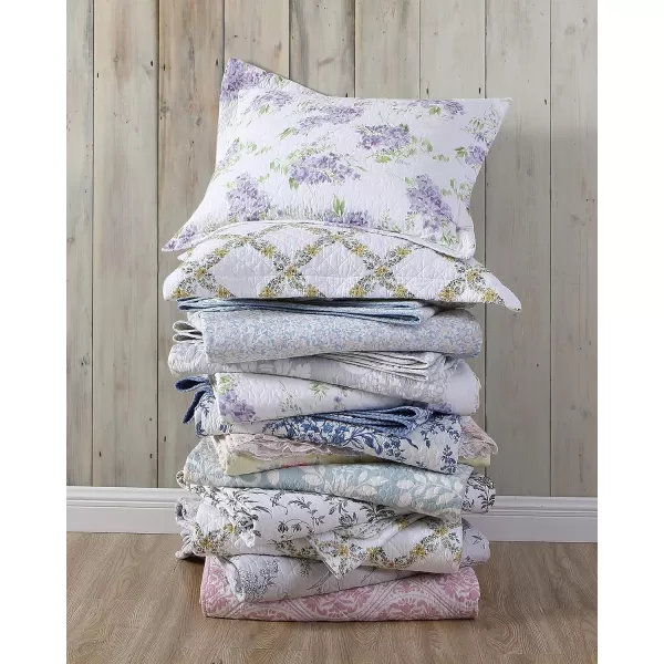 Laura Ashley Home - Queen Quilt Set, Cotton Reversible Bedding with Matching Shams, Lightweight Home Decor Ideal for All Seasons 