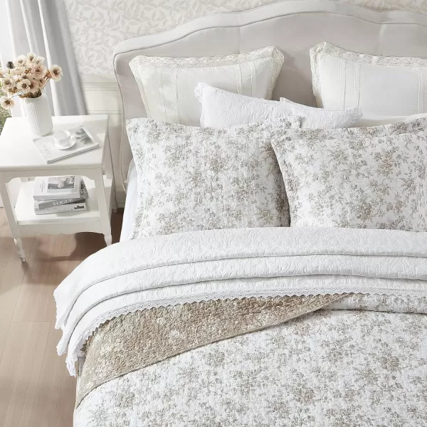 Laura Ashley Home - Queen Quilt Set, Reversible Floral Cotton Bedding with Matching Shams, Home Decor for All Seasons 