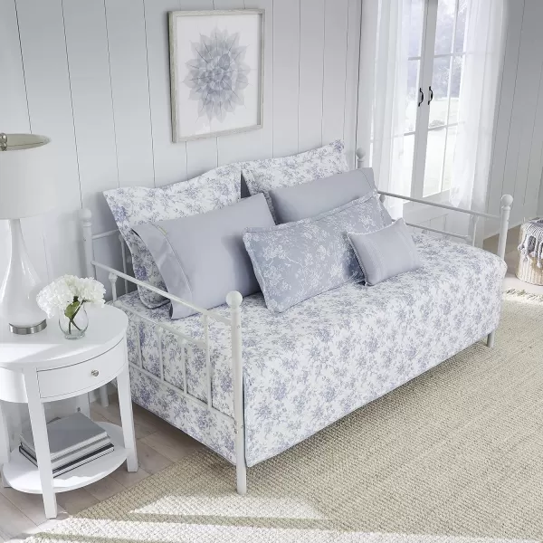 Laura Ashley Home - Queen Quilt Set, Reversible Floral Cotton Bedding with Matching Shams, Home Decor for All Seasons 