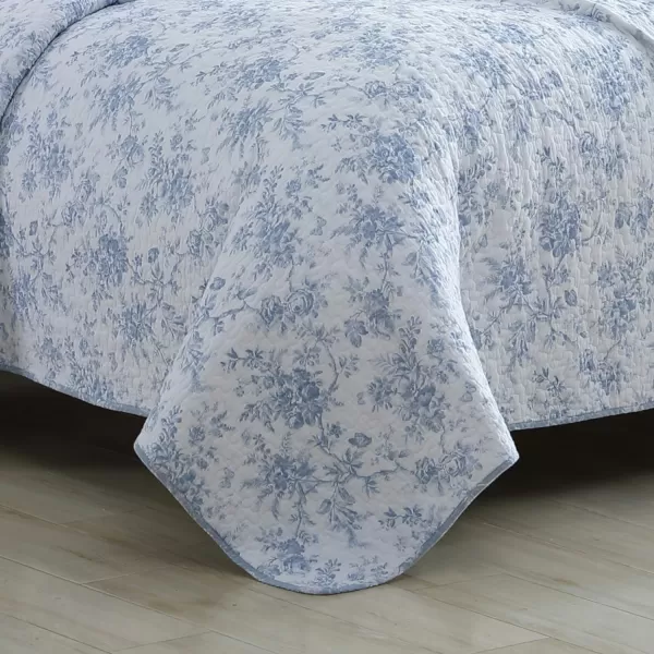 Laura Ashley Home - Queen Quilt Set, Reversible Floral Cotton Bedding with Matching Shams, Home Decor for All Seasons 