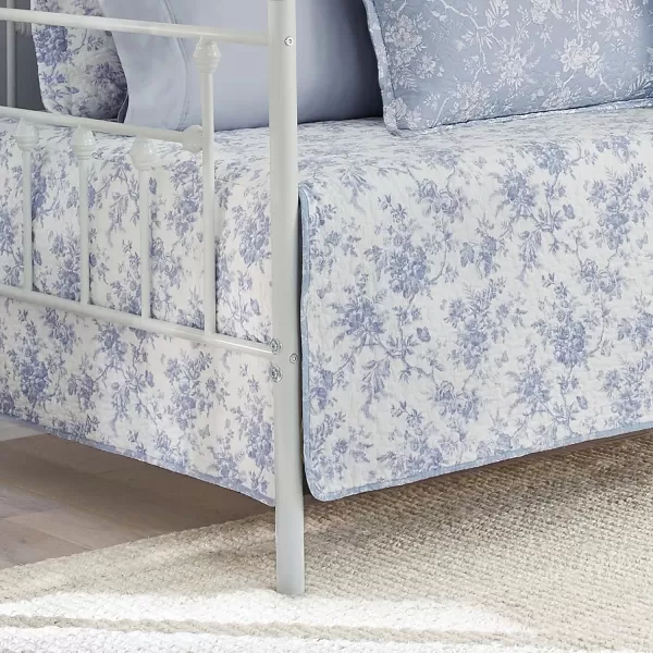 Laura Ashley Home - Queen Quilt Set, Reversible Floral Cotton Bedding with Matching Shams, Home Decor for All Seasons 