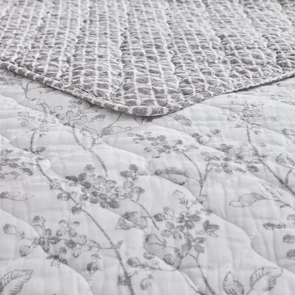 Laura Ashley Home - Twin Quilt Set, Reversible Cotton Bedding with Matching Sham, Pre-Washed Home Decor for Added Softness 