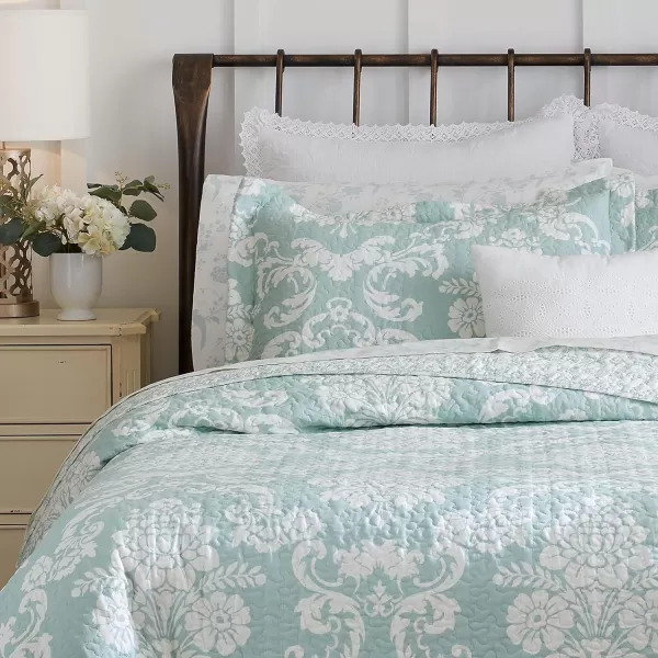 Laura Ashley- Queen Quilt Set, Cotton Reversible Bedding Set with Bonus Pillow Cover, All Season Cottage Home Décor 