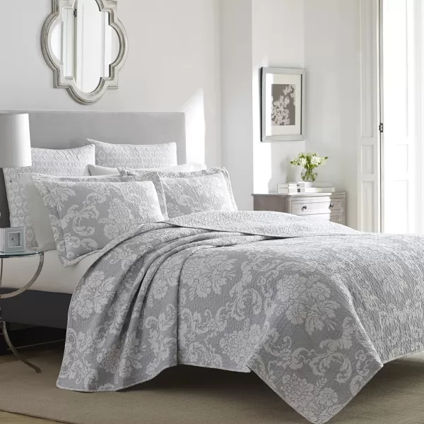 Laura Ashley- Queen Quilt Set, Cotton Reversible Bedding Set with Bonus Pillow Cover, All Season Cottage Home Décor 