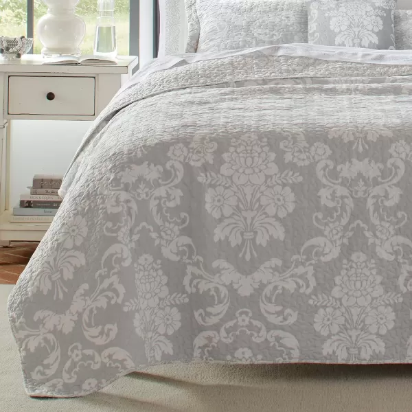 Laura Ashley- Queen Quilt Set, Cotton Reversible Bedding Set with Bonus Pillow Cover, All Season Cottage Home Décor 