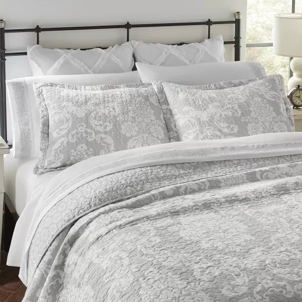 Laura Ashley- Queen Quilt Set, Cotton Reversible Bedding Set with Bonus Pillow Cover, All Season Cottage Home Décor 