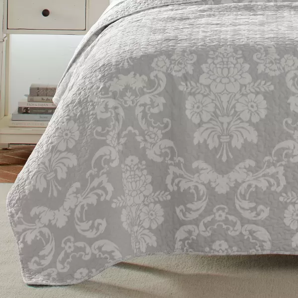 Laura Ashley- Queen Quilt Set, Cotton Reversible Bedding Set with Bonus Pillow Cover, All Season Cottage Home Décor 