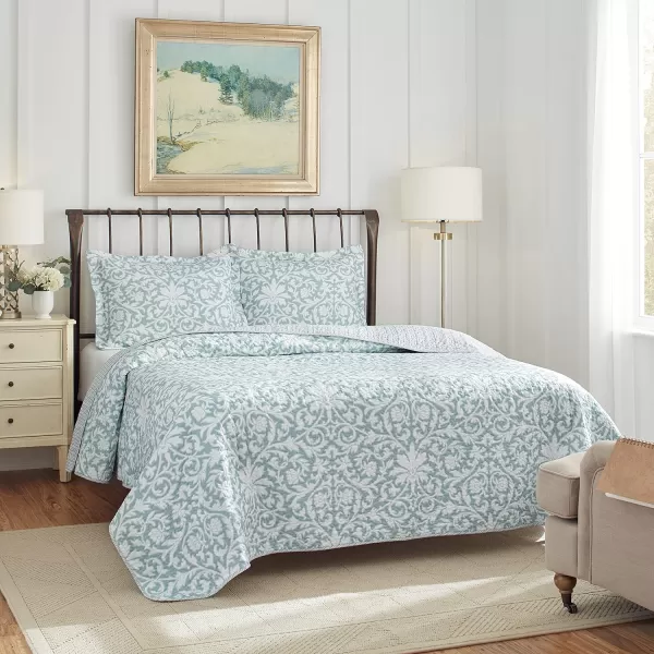 Laura Ashley - Queen Quilt Set, Reversible Cotton Bedding with Matching Shams, Lightweight Home Decor for All Seasons 