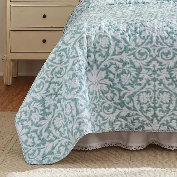 Laura Ashley - Queen Quilt Set, Reversible Cotton Bedding with Matching Shams, Lightweight Home Decor for All Seasons 