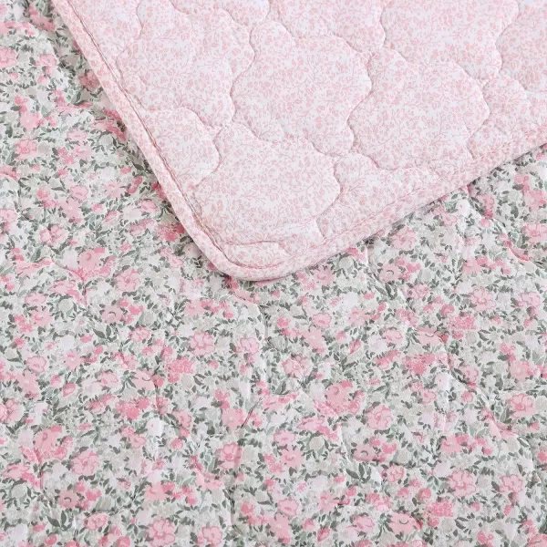 Laura Ashley- Twin Quilt Set, Lightweight Cotton Bedding with Matching Sham, Vintage Floral Inspired Home Decor with Solid Reverse 