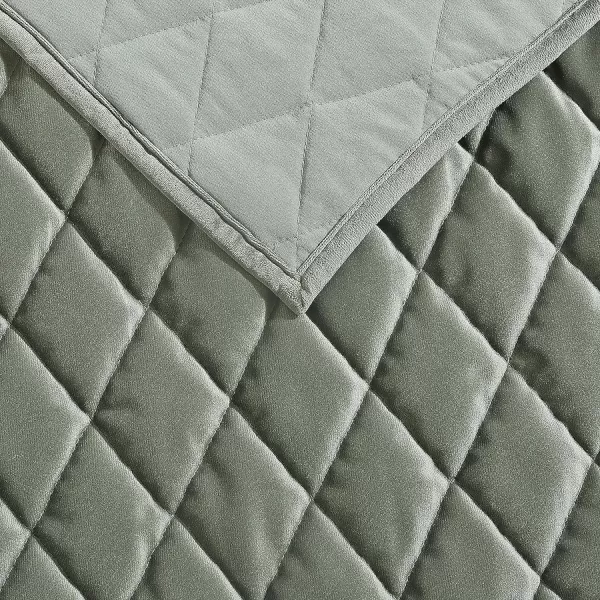 Laura Ashley - Twin Quilt Set, Solid Velvet Reversible Bedding, All Season Home Decor with Sham &amp; Bonus Pillow Cover 