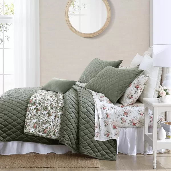 Laura Ashley - Twin Quilt Set, Solid Velvet Reversible Bedding, All Season Home Decor with Sham &amp; Bonus Pillow Cover 