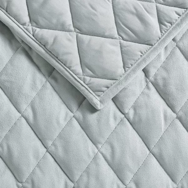Laura Ashley - Twin Quilt Set, Solid Velvet Reversible Bedding, All Season Home Decor with Sham &amp; Bonus Pillow Cover 