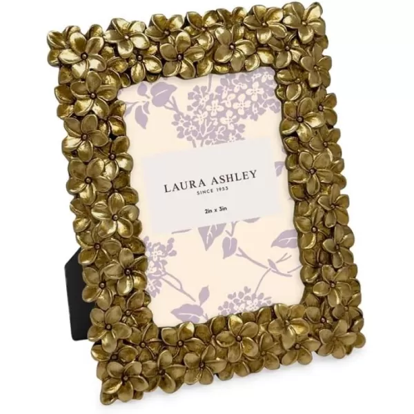 Laura Ashley 4x6 Mint Green Flower Textured Hand-Crafted Resin Picture Frame w/Easel &amp; Hook for Tabletop &amp; Wall Display, Decorative Floral Design Home Décor, Photo Gallery, Art 