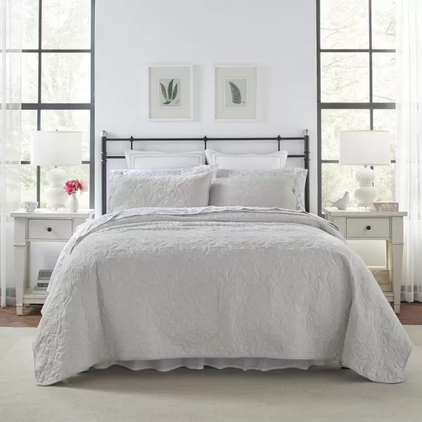 Laura Ashley Felicity Collection Quilt Set-100% Cotton, Reversible, All Season Bedding with Matching Sham, Pre-Washed for Added Softness, Queen, White