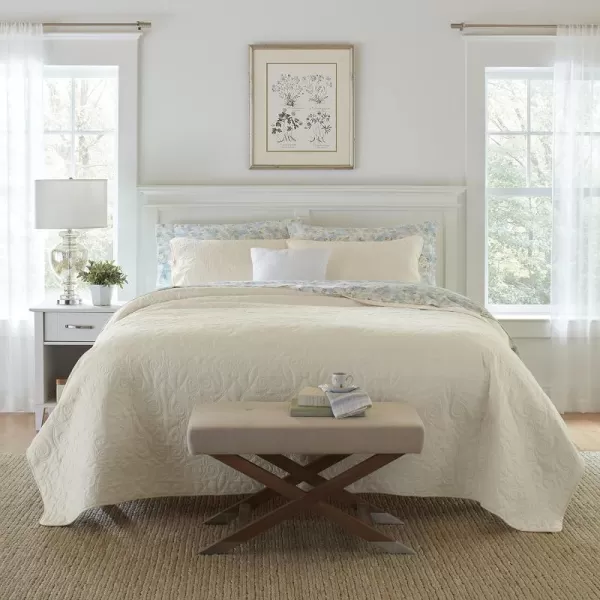 Laura Ashley Felicity Collection Quilt Set-100% Cotton, Reversible, All Season Bedding with Matching Sham, Pre-Washed for Added Softness, Queen, White
