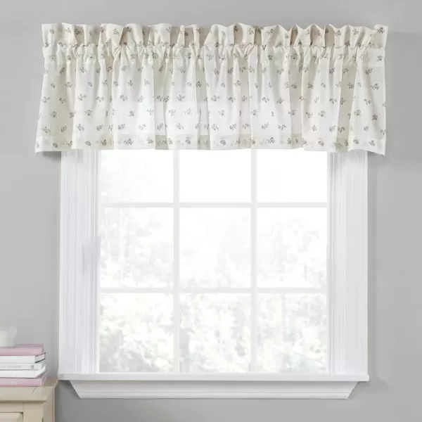 Laura Ashley - Full Comforter Set, Reversible Cotton Bedding with Matching Shams &amp; Bedskirt, Stylish Home Decor for All Seasons 