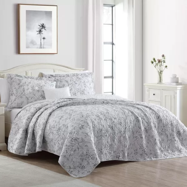 Laura Ashley Home - Queen Quilt Set, Cotton Reversible Bedding with Matching Shams, Lightweight Home Decor Ideal for All Seasons 